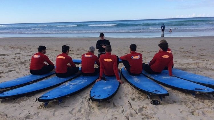 learn to surf noosa